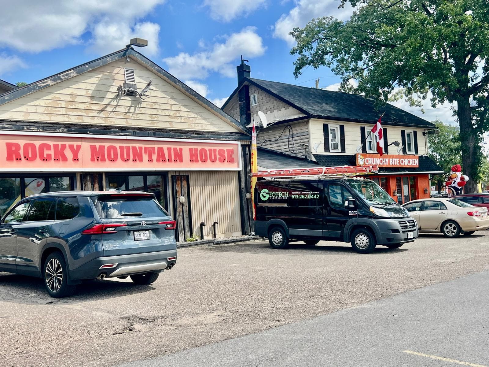 Rocky Mountain Lodge signage