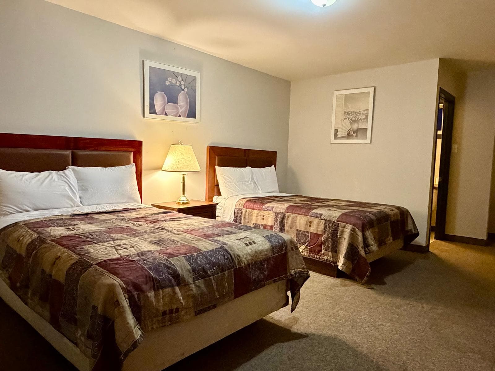 Rocky Mountain Lodge & Suites