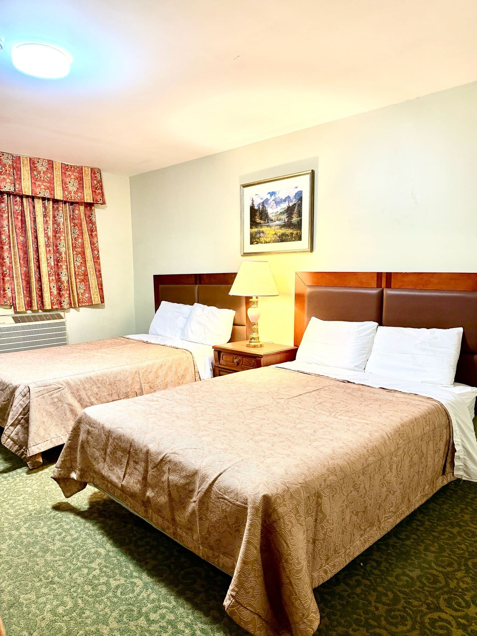 Double Queen — detail