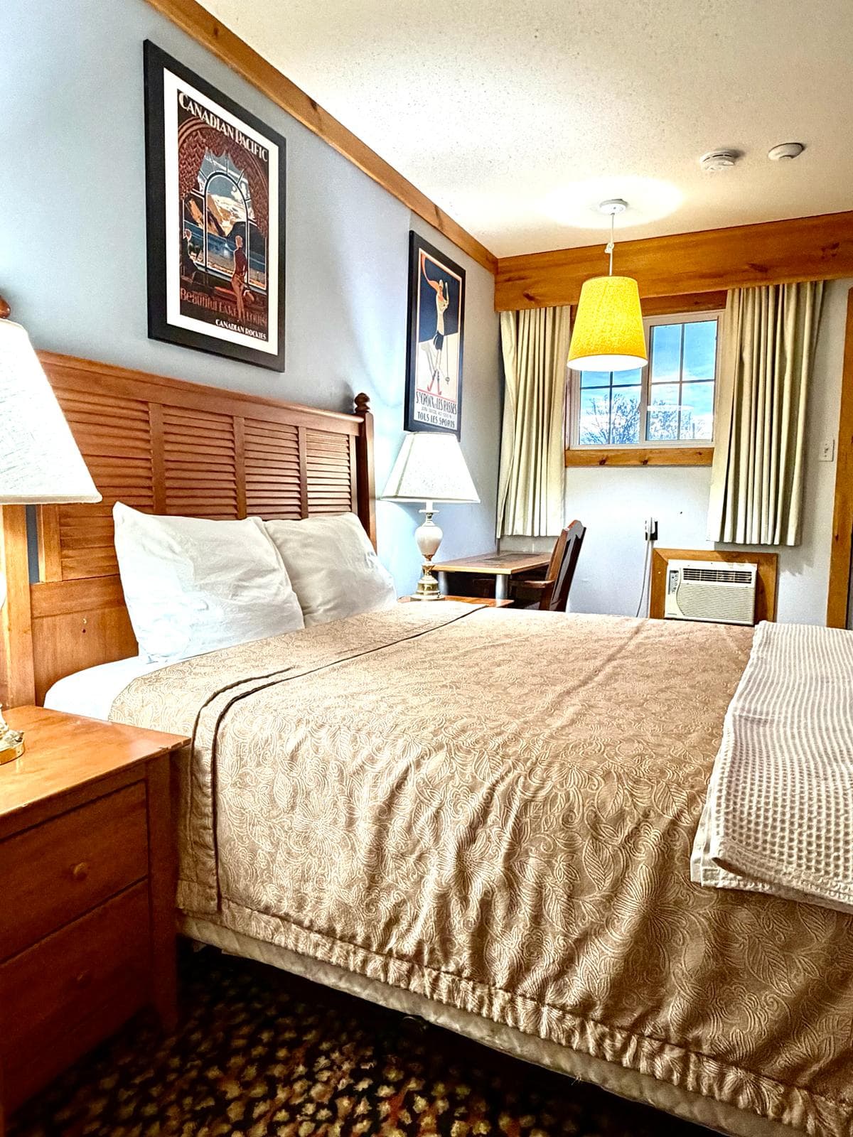 Queen Bed — bathroom